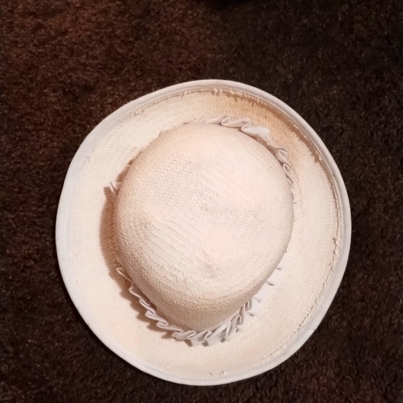 Vintage Woman Round Hat - Picture 3 of 3